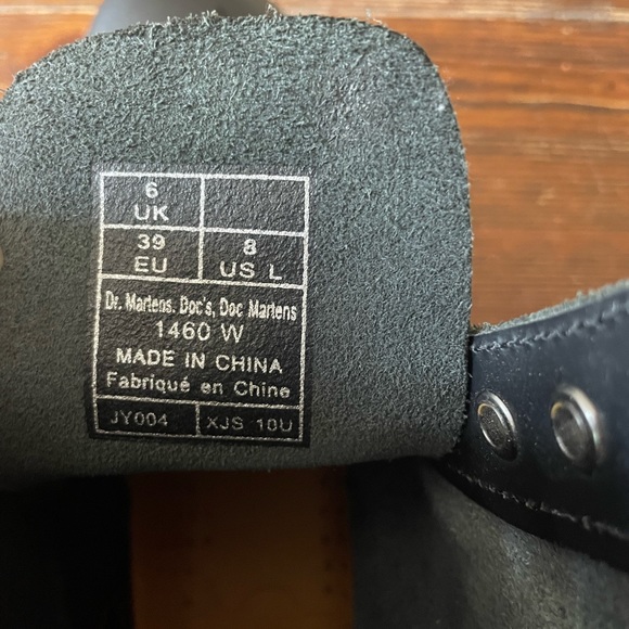 Dr. Martens, womens size 8, black - Picture 2 of 2